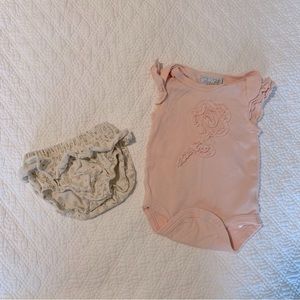 4/$20 Floral Boho Baby Girl Outfit size 0-3 months